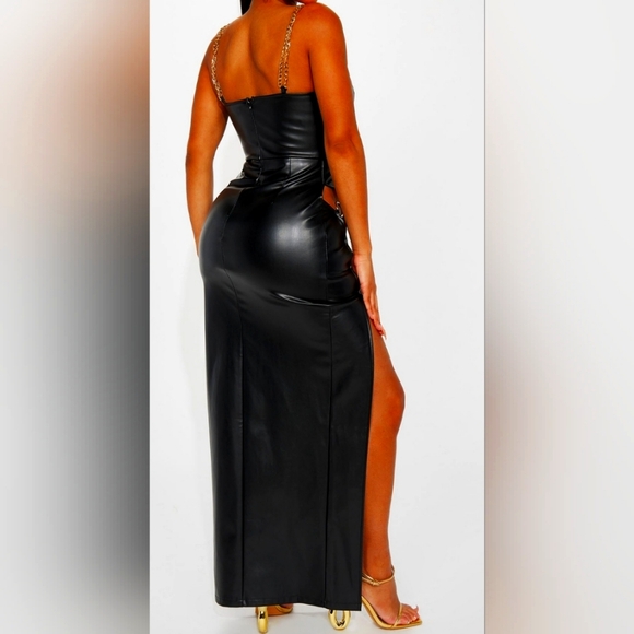 Black dress with gold rings on open leg side. Size Medium & Large. - Picture 2 of 6